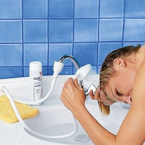 Douchette pour lavabo de salle de bain, pommeau de douche universel, tube  télescopique, parfait pour laver les cheveux ou nettoyer l'évier et le  bidet : : Bricolage